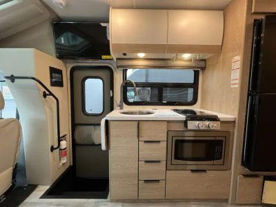 2027 Thor Motor Coach GEMINI — photo 7 view