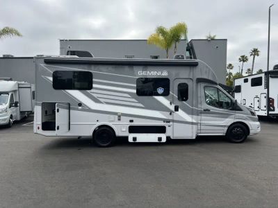 2027 Thor Motor Coach GEMINI — photo 25 view
