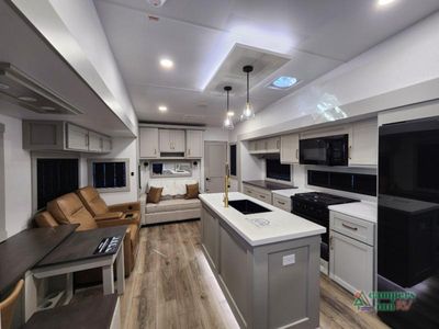2026 Brinkley Model Z — photo 8 view