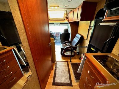 2009 Itasca Navion iQ - Photo 5