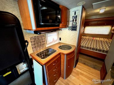 2009 Itasca Navion iQ - Photo 6