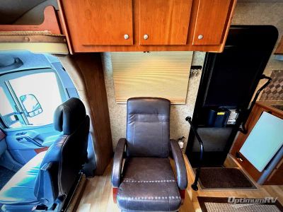 2009 Itasca Navion iQ - Photo 11