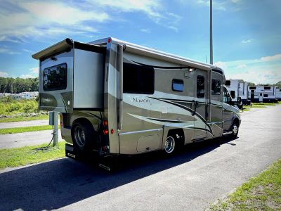 2009 Itasca Navion iQ - Photo 2