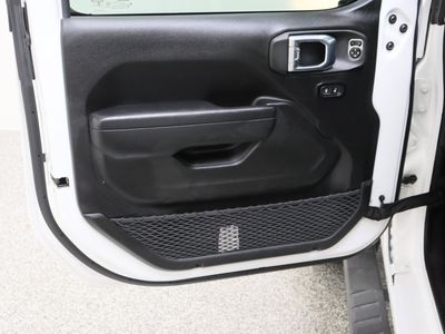 2025 Jeep Gladiator 4WD — photo 12 view