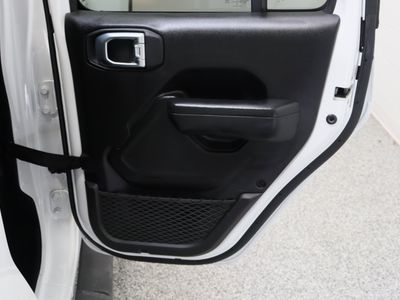 2025 Jeep Gladiator 4WD — photo 32 view