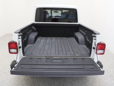 2025 Jeep Gladiator 4WD — photo 31 view