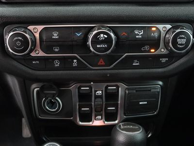 2025 Jeep Gladiator 4WD — photo 19 view