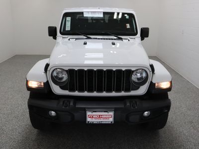 2025 Jeep Gladiator 4WD — rear three-quarter view