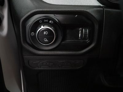 2025 Jeep Gladiator 4WD — photo 25 view