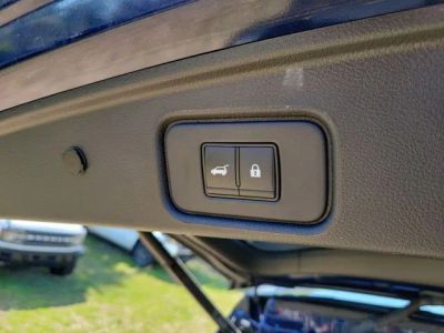 2025 Nissan Pathfinder — photo 8 view