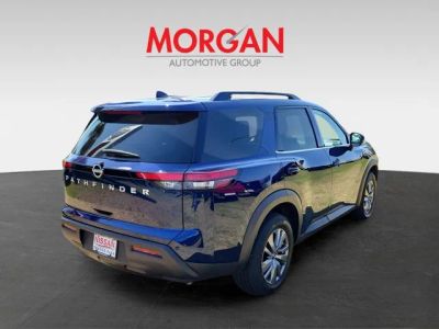2025 Nissan Pathfinder — side profile view