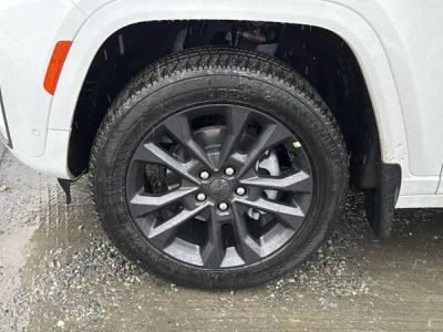 2026 Jeep Grand Cherokee — detail view