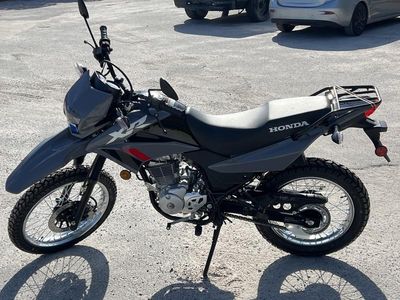 2025 Honda XR150L - Photo 10