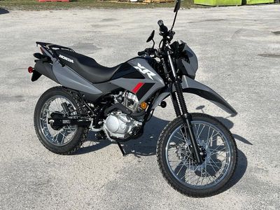 2025 Honda XR150L - Photo 2