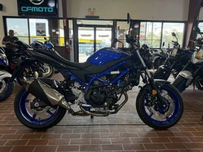 2026 Suzuki SV650 ABS — front three-quarter view