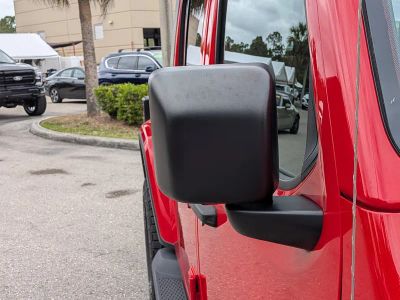 2022 Jeep Gladiator — photo 12 view