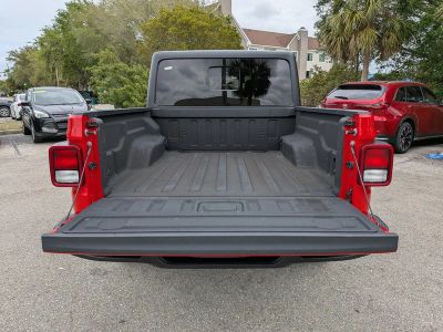 2022 Jeep Gladiator — photo 13 view
