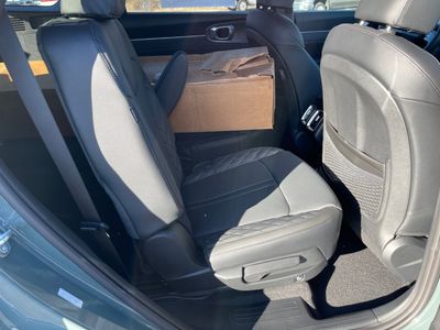 2026 Kia Sorento Hybrid - Photo 14