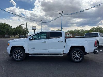 2019 GMC Canyon — interior view