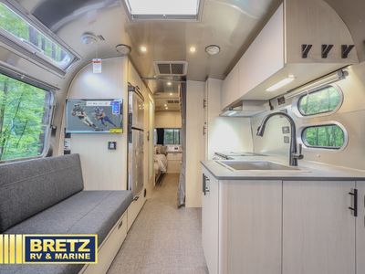 2025 Airstream Flying Cloud - Photo 9
