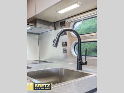 2025 Airstream Flying Cloud - Photo 11