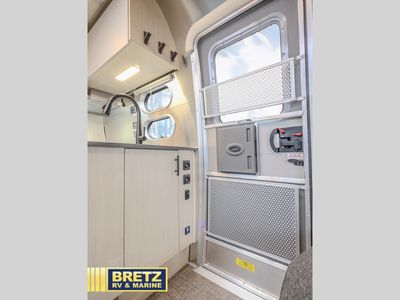 2025 Airstream Flying Cloud - Photo 10