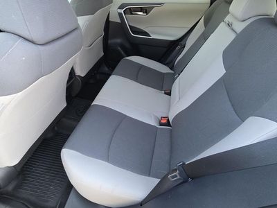 2025 Toyota RAV4 - Photo 10