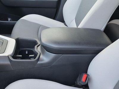 2025 Toyota RAV4 - Photo 9