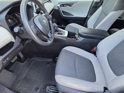 2025 Toyota RAV4 - Photo 6