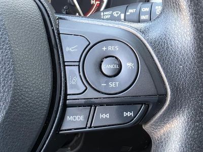2025 Toyota RAV4 - Photo 25