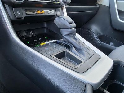 2025 Toyota RAV4 - Photo 21