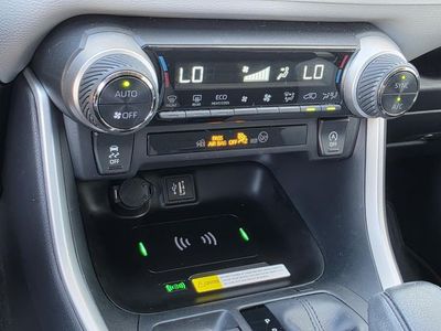 2025 Toyota RAV4 - Photo 20