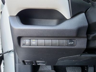 2025 Toyota RAV4 - Photo 23
