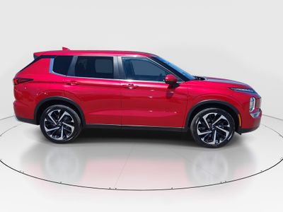 2024 Mitsubishi Outlander - Photo 8