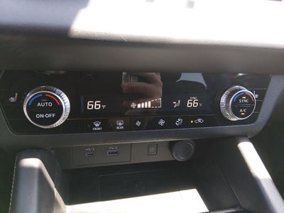 2024 Mitsubishi Outlander - Photo 13