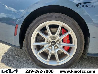 2025 Ford Mustang — photo 10 view