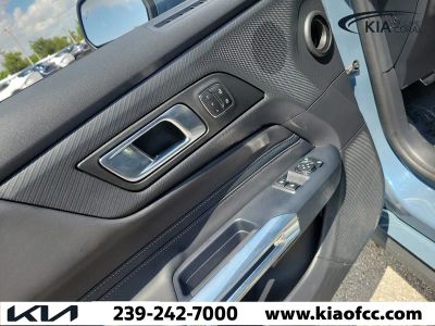 2025 Ford Mustang — photo 13 view