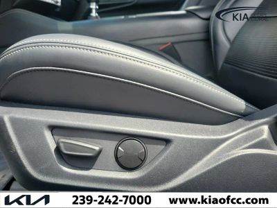 2025 Ford Mustang — photo 17 view