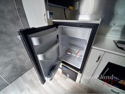2025 Airstream Bambi - Photo 12
