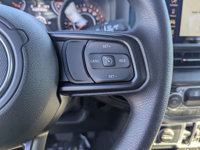 2026 Jeep Wrangler — photo 18 view