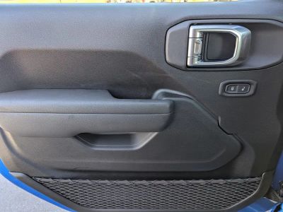 2026 Jeep Wrangler — photo 14 view