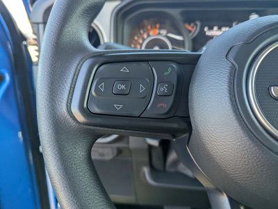 2026 Jeep Wrangler — photo 17 view