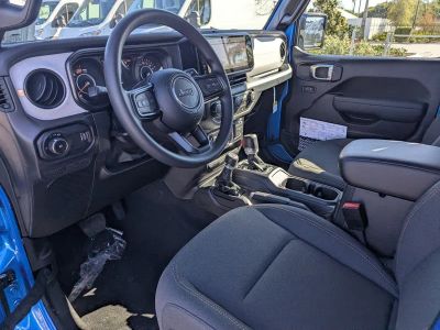 2026 Jeep Wrangler — photo 13 view