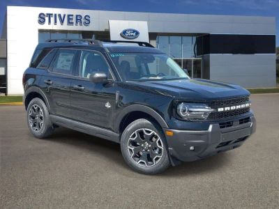 2026 Ford Bronco Sport Outer Banks in Black — front three-quarter view
