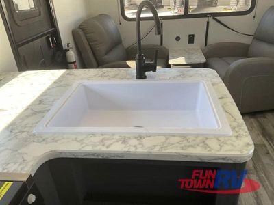 2025 Dutchmen RV Aspen Trail LE - Photo 15