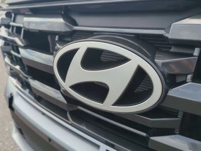 2026 Hyundai TUCSON HYBRID — photo 13 view