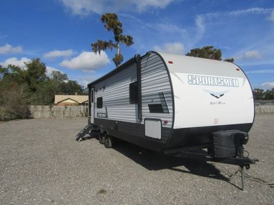2023 Kz-rv Sportsmen — front three-quarter view