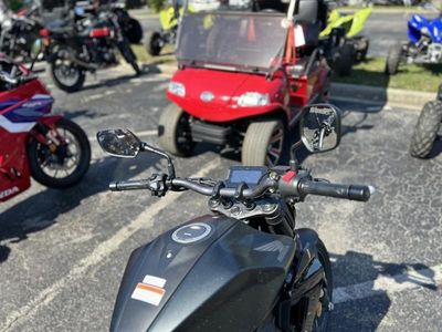 2025 Honda CB300R - Photo 10