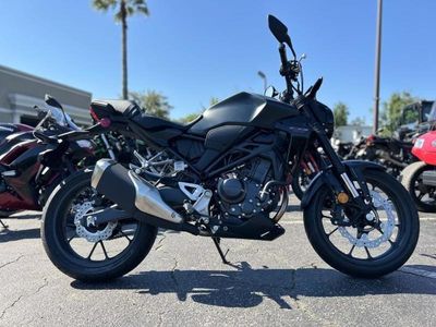 2025 Honda CB300R - Photo 3