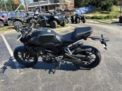2025 Honda CB300R - Photo 8